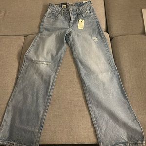 NWT Levi’s Low Loose jeans